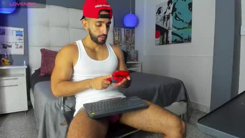 Yiyo online show from 10-14-25, 09:37