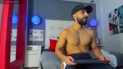 Snapshot of yiyo10_ chatting on 02-13-26, 04:08 Yiyo online show from 02-13-26, 04:08