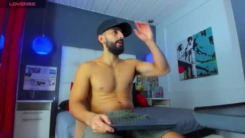 Snapshot of yiyo10_ chatting on 02-15-26, 08:46 Yiyo online show from 02-15-26, 08:46