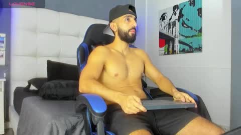 Snapshot of yiyo10_ chatting on 02-22-26, 05:19 Yiyo online show from 02-22-26, 05:19