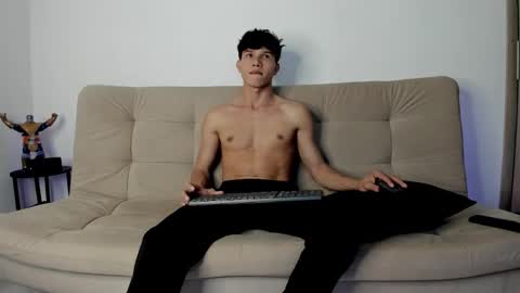 Snapshot of yizus_bonz chatting on 11-26-25, 12:00 yizus_bonz online show from 11-26-25, 12:00