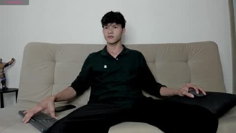 Snapshot of yizus_bonz chatting on 12-14-25, 01:55 yizus_bonz online show from 12-14-25, 01:55