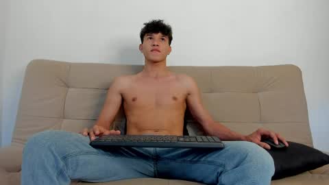 Snapshot of yizus_bonz chatting on 06-06-26, 02:44 yizus_bonz online show from 06-06-26, 02:44