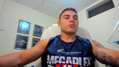 Snapshot of yker18 chatting on 12-10-24, 10:05 yker online show from 12-10-24, 10:05