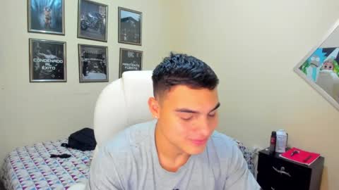 Snapshot of yker18 chatting on 12-12-24, 08:03 yker online show from 12-12-24, 08:03