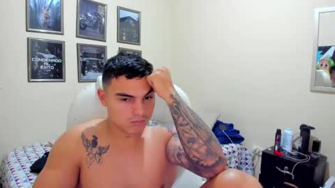 Snapshot of yker18 chatting on 12-17-24, 11:05 yker online show from 12-17-24, 11:05