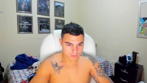 Snapshot of yker18 chatting on 12-23-24, 10:44 yker online show from 12-23-24, 10:44