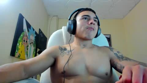 Snapshot of yker18 chatting on 12-29-24, 06:14 yker online show from 12-29-24, 06:14