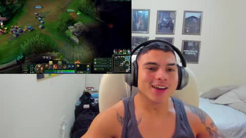 Snapshot of yker18 chatting on 01-07-25, 04:29 yker online show from 01-07-25, 04:29