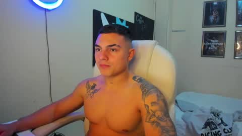 Snapshot of yker18 chatting on 01-16-25, 06:03 yker online show from 01-16-25, 06:03