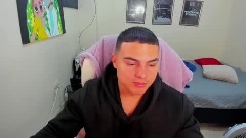 Snapshot of yker18 chatting on 02-23-25, 03:24 yker online show from 02-23-25, 03:24