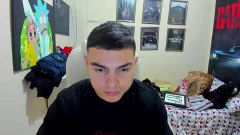 Snapshot of yker18 chatting on 09-27-25, 07:08 yker online show from 09-27-25, 07:08