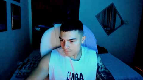 Snapshot of yker18 chatting on 10-12-25, 08:08 yker online show from 10-12-25, 08:08