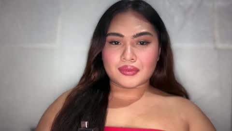 Snapshot of yllanahard chatting on 12-16-25, 01:49 yllana love online show from 12-16-25, 01:49