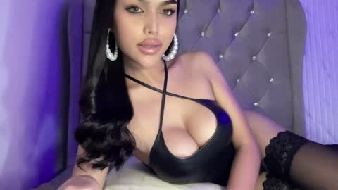 ylonagrae online show from 04-17-26, 06:11