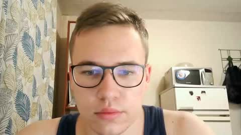 Yminoske online show from 11-17-25, 12:22