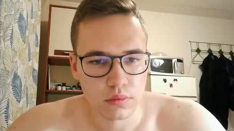 Yminoske online show from 11-18-25, 03:16