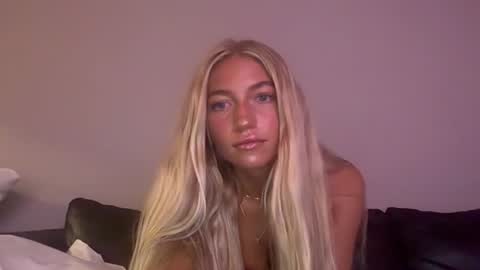Snapshot of yo1obunny chatting on 07-31-26, 03:06 yo1obunny online show from 07-31-26, 03:06