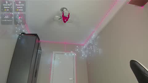 Mikaella - Mika online show from 02-01-26, 08:07