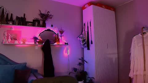 Snapshot of yoka_paradoxxx chatting on 05-05-26, 09:28 yoka_paradoxxx online show from 05-05-26, 09:28