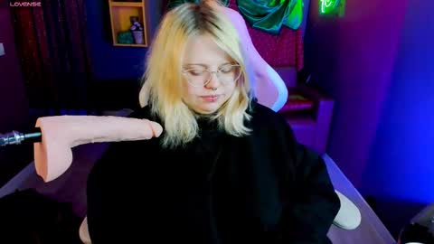 Yoki online show from 01-12-26, 06:51