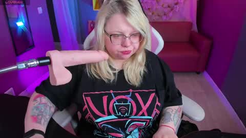 Yoki online show from 04-20-26, 05:54