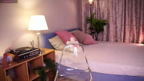 Snapshot of yokokoko__ chatting on 11-21-25, 06:01 Yoko online show from 11-21-25, 06:01