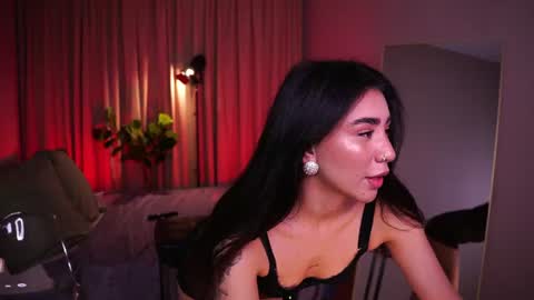 Snapshot of yokokoko__ chatting on 06-19-26, 05:56 Yoko online show from 06-19-26, 05:56