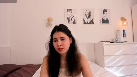 yooleen online show from 02-18-25, 04:26