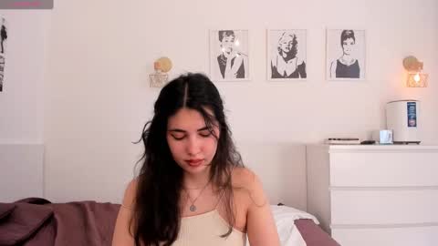 yooleen online show from 02-18-25, 07:32