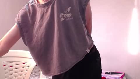 Snapshot of yoonbum_ chatting on 10-02-25, 10:06 Little Mike Independent model online show from 10-02-25, 10:06