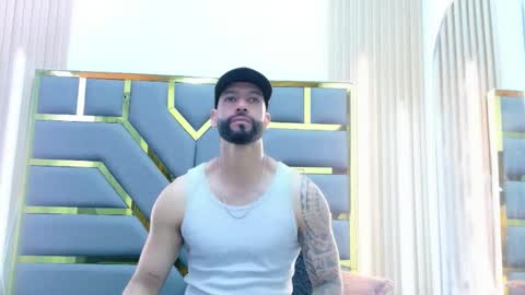 Snapshot of yorbymaxx1 chatting on 01-06-26, 01:04 YORBY MAX online show from 01-06-26, 01:04