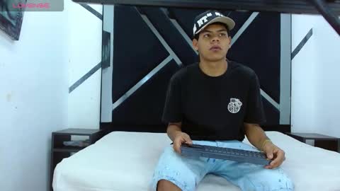 Yordi online show from 11-05-25, 01:11