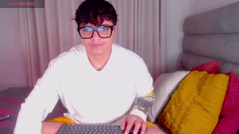 Snapshot of yossefmout chatting on 06-10-26, 10:47 Yossef online show from 06-10-26, 10:47