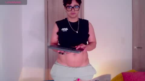Snapshot of yossefmout chatting on 06-17-26, 05:03 Yossef online show from 06-17-26, 05:03