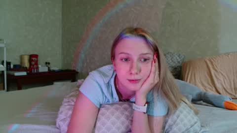 Snapshot of you_cant_forget chatting on 09-10-25, 01:44 you_cant_forget online show from 09-10-25, 01:44
