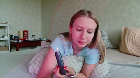 Snapshot of you_cant_forget chatting on 09-16-25, 01:23 you_cant_forget online show from 09-16-25, 01:23