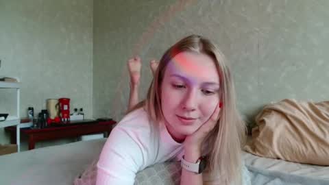 Snapshot of you_cant_forget chatting on 09-25-25, 01:04 you_cant_forget online show from 09-25-25, 01:04