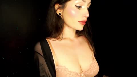 Snapshot of you_deserve chatting on 12-09-24, 06:35 Sophie online show from 12-09-24, 06:35