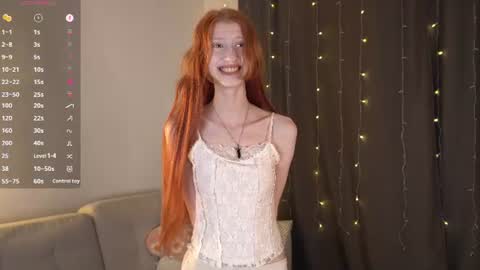 Elizabeth brunette -- Darline blonde  online show from 07-09-26, 08:24