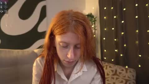 Elizabeth brunette -- Darline blonde  online show from 07-10-26, 08:22