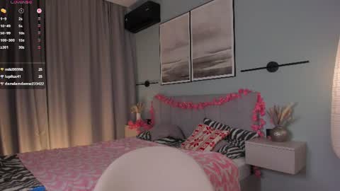 Elizabeth brunette -- Darline blonde  online show from 07-16-26, 10:16