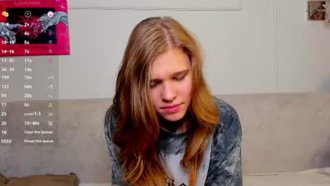 Elizabeth brunette -- Darline blonde  online show from 07-26-26, 11:06