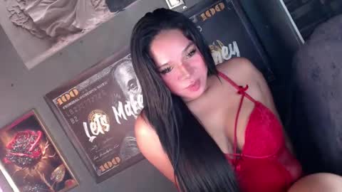 Snapshot of you_should_try chatting on 11-28-25, 06:16 Denice online show from 11-28-25, 06:16