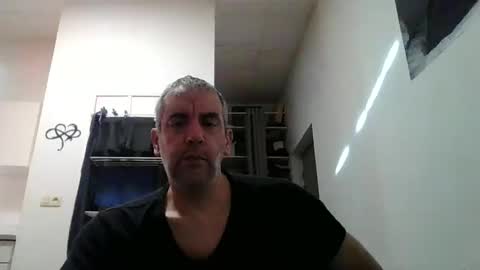 Snapshot of youdeservit chatting on 02-04-25, 08:35 CrayZio online show from 02-04-25, 08:35