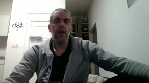 Snapshot of youdeservit chatting on 02-15-25, 04:03 CrayZio online show from 02-15-25, 04:03