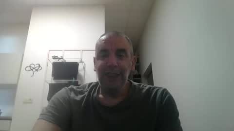 Snapshot of youdeservit chatting on 02-15-26, 01:09 CrayZio online show from 02-15-26, 01:09