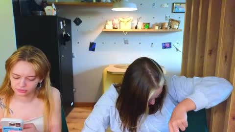 Anna and Luna online show from 06-02-26, 05:26