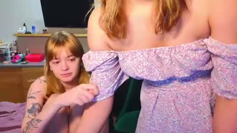 Anna and Luna online show from 06-18-26, 04:55