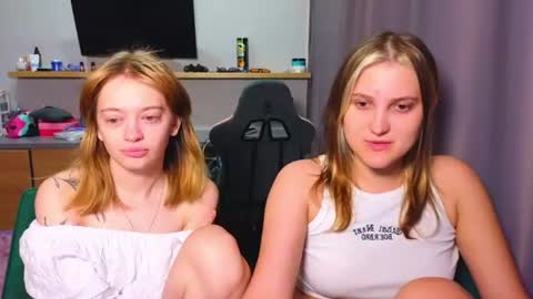 Anna and Luna online show from 07-15-26, 04:56